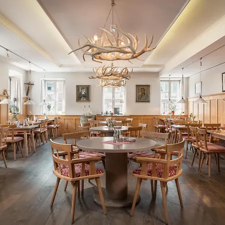 Bayerischer Hof 3*