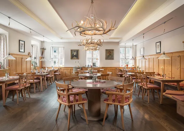 Bayerischer Hof 3*