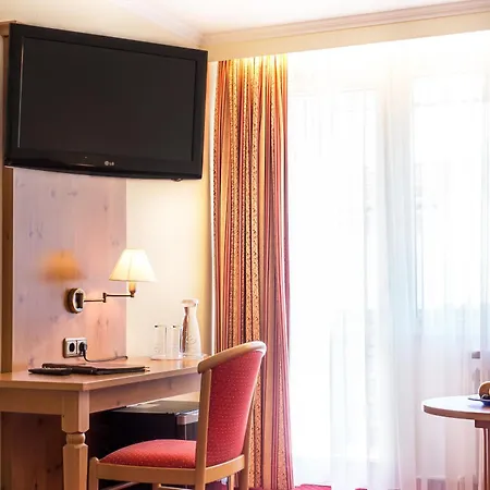 Bayerischer Hof 3*
